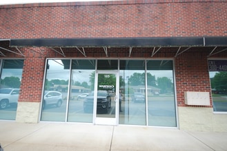 133 W University Pky, Jackson, TN à louer Photo intérieure- Image 1 de 10
