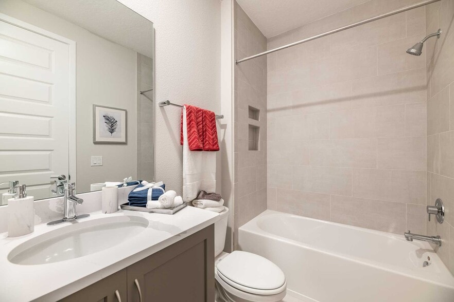 Spectrum at Reunion (22 condos) portfolio of 3 properties for sale on LoopNet.ca - Interior Photo - Image 1 of 15