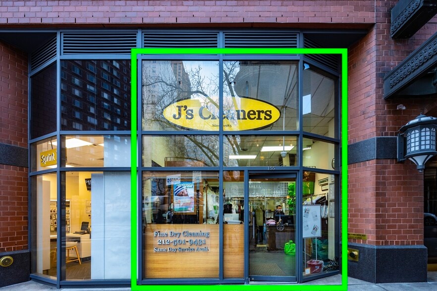 155 W 70th St, New York, NY for lease - Building Photo - Image 1 of 2