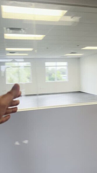 260 SW Natura Ave, Deerfield Beach, FL à louer - Vidéo sur l’inscription commerciale - Image 2 de 47