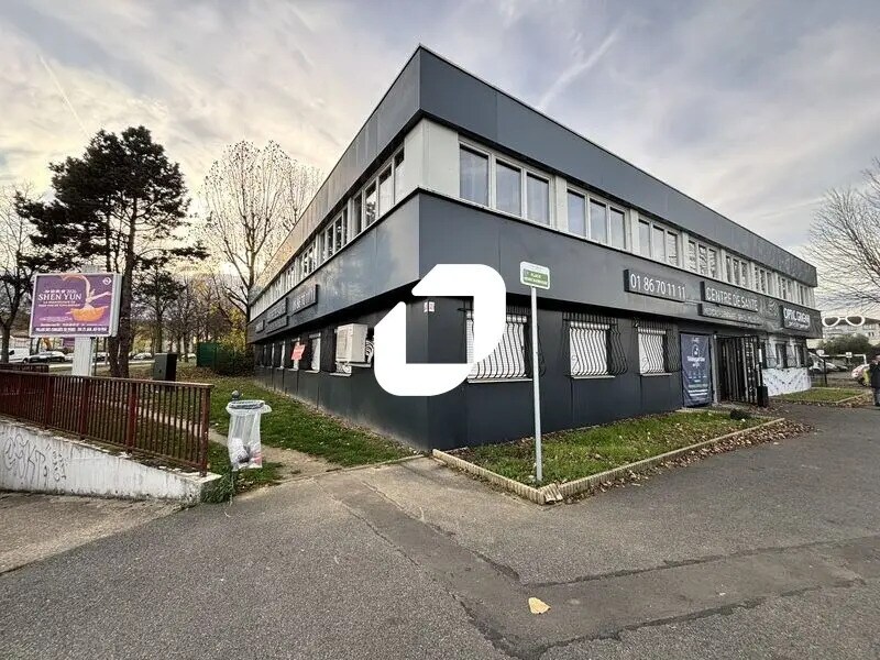 Office in Grigny for lease Building Photo- Image 1 of 10