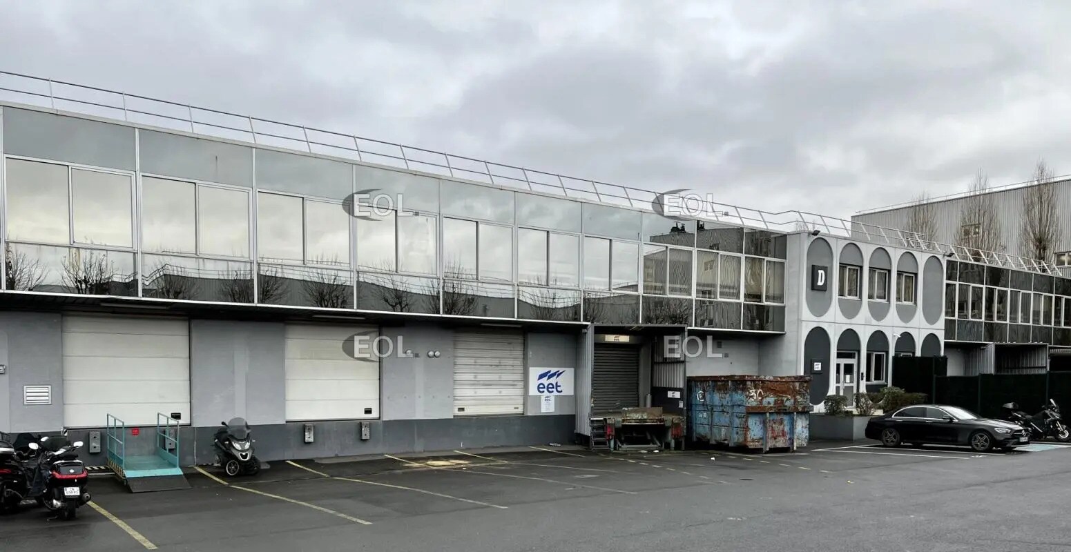 Industrial in Saint-Denis for lease Building Photo- Image 1 of 2
