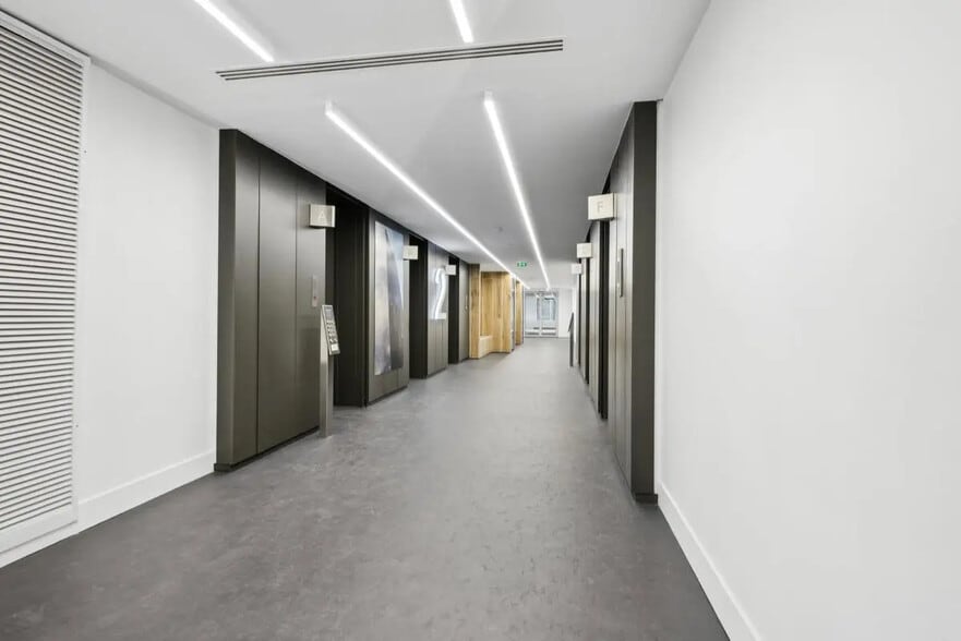 Bureau dans Courbevoie à louer - Photo intérieure - Image 1 de 12