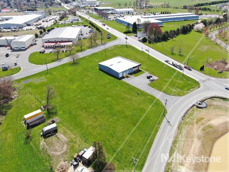 949 Poplar Rd, Honey Brook, PA à louer - Photo du bâtiment - Image 3 de 5