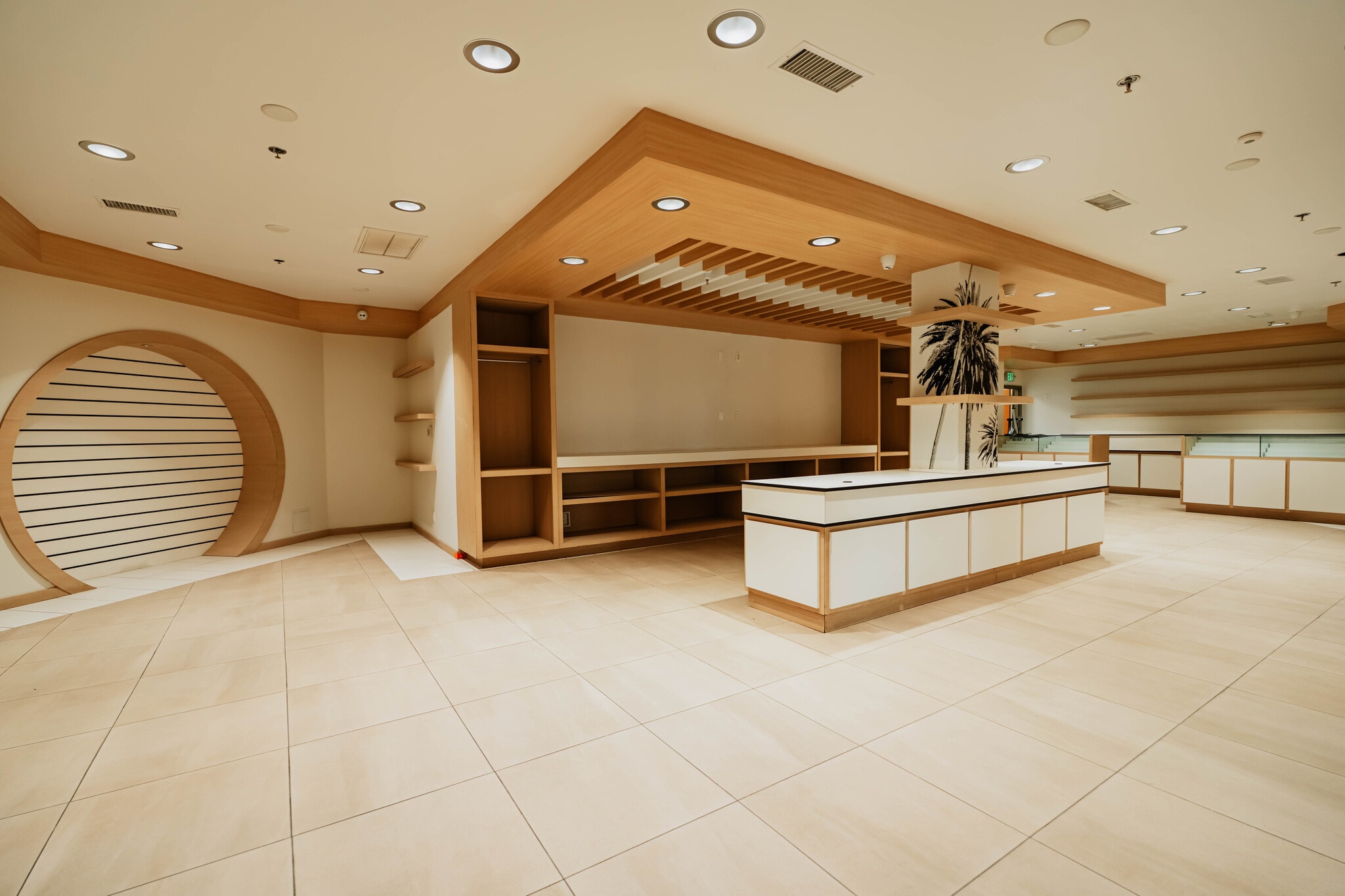 42650 Melanie Pl, Palm Desert, CA for lease Interior Photo- Image 1 of 13