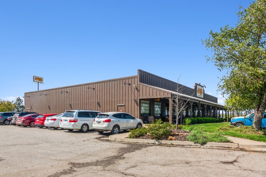 995 E 61st St N, Park City, KS for sale - Building Photo - Image 2 of 6