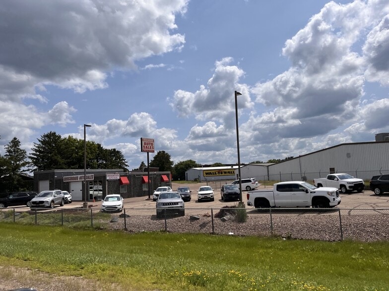 3050 E Hamilton Ave, Eau Claire, WI à vendre - Photo du bâtiment - Image 2 de 5