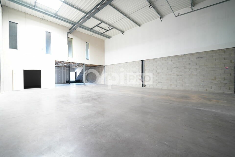 2736 Route De Ravel, Mornant for lease Interior Photo- Image 1 of 13