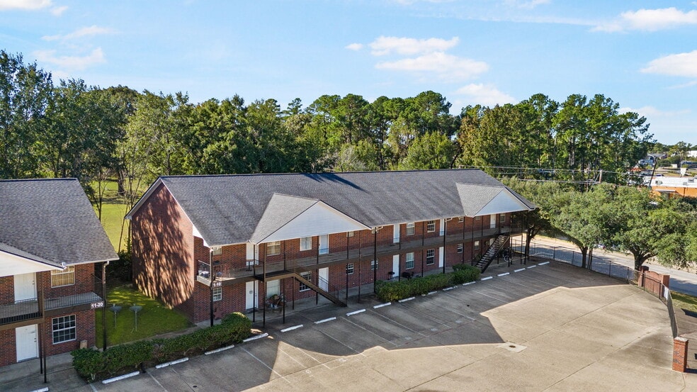 2455 Montgomery Rd, Huntsville, TX for sale - Building Photo - Image 1 of 22