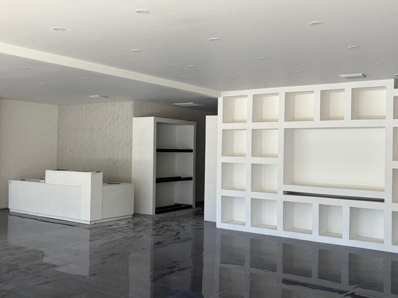 5201-5299 N State Road 7, Tamarac, FL à louer - Photo du bâtiment - Image 3 de 18