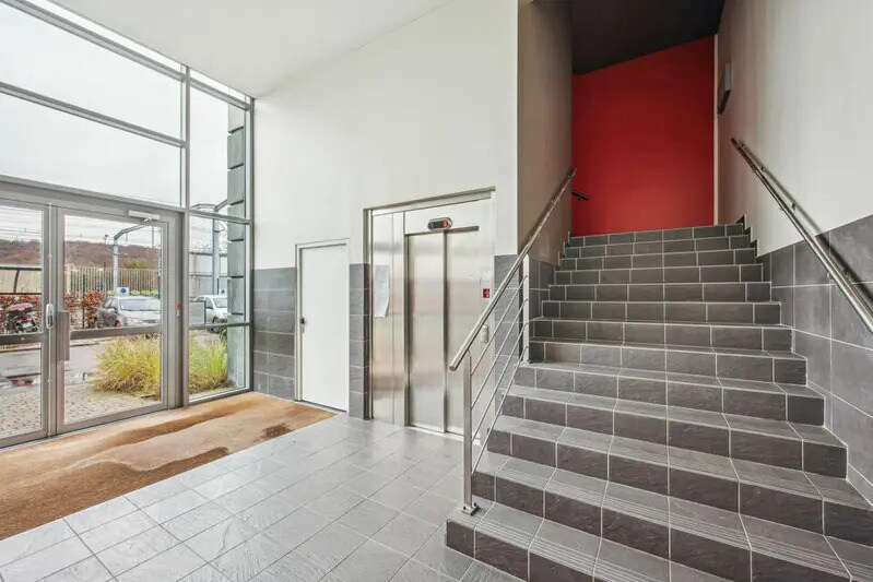 Office in Orsay for lease - Interior Photo - Image 2 of 11