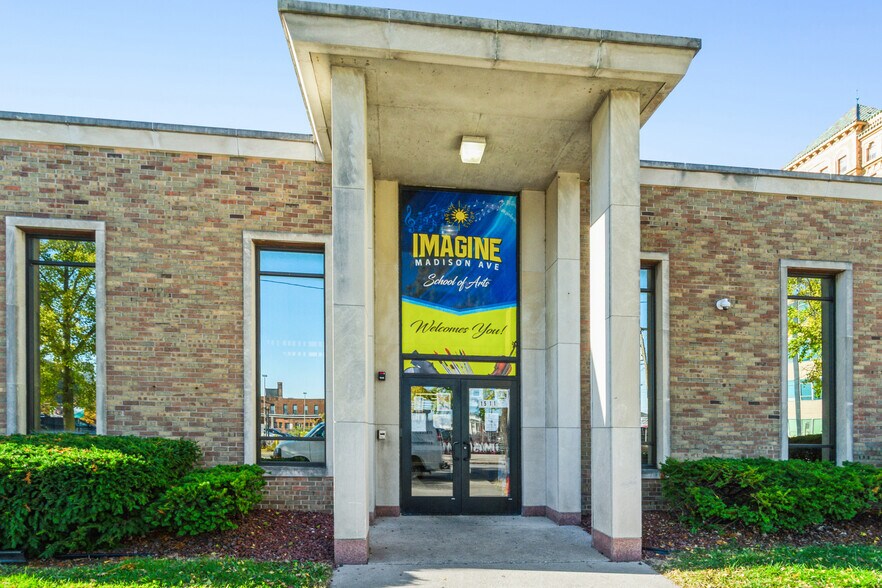 1511 Madison Ave, Toledo, OH à vendre - Photo du bâtiment - Image 3 de 12