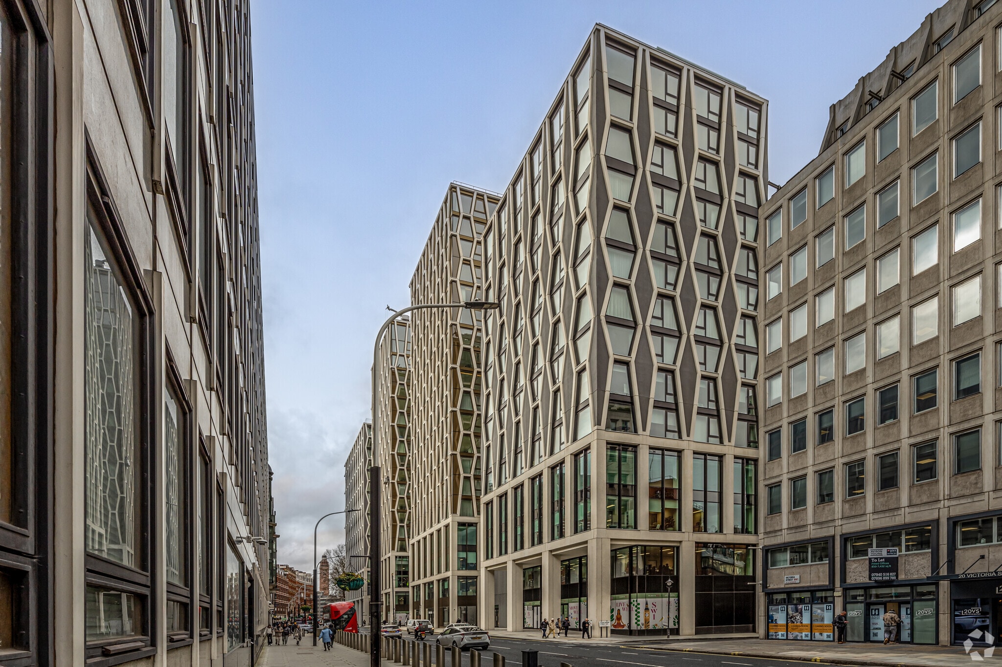 4 Orchard Pl, London for sale Primary Photo- Image 1 of 12