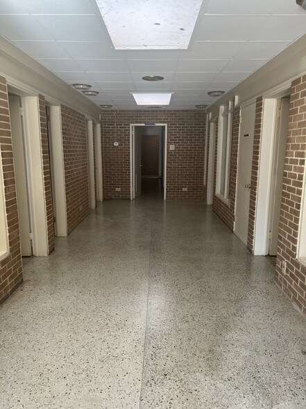 811 N Cobb St, Milledgeville, GA for lease - Interior Photo - Image 2 of 7