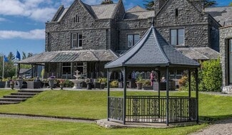 Plus de détails pour A497 Main Rd, Criccieth - Services hôteliers à vendre