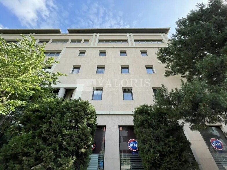 Office in Lyon for sale - Building Photo - Image 1 of 7