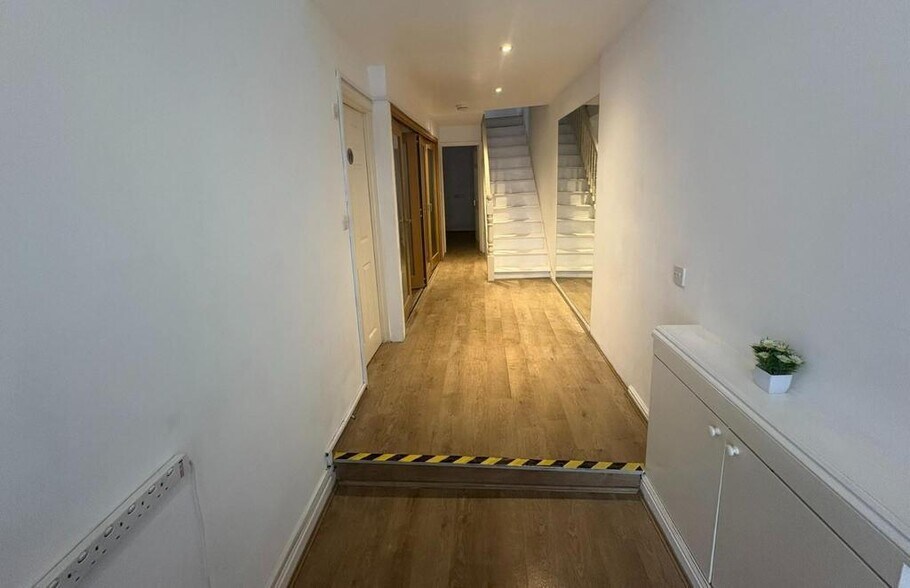 27 Haven Ln, Londres à louer - Photo du bâtiment - Image 2 de 10