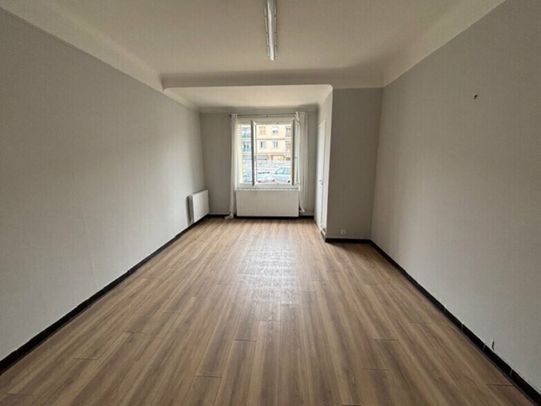 Office in Tarascon for lease - Interior Photo - Image 3 of 7