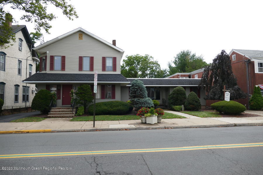 58 W Main St, Freehold, NJ à louer Photo principale- Image 1 de 17