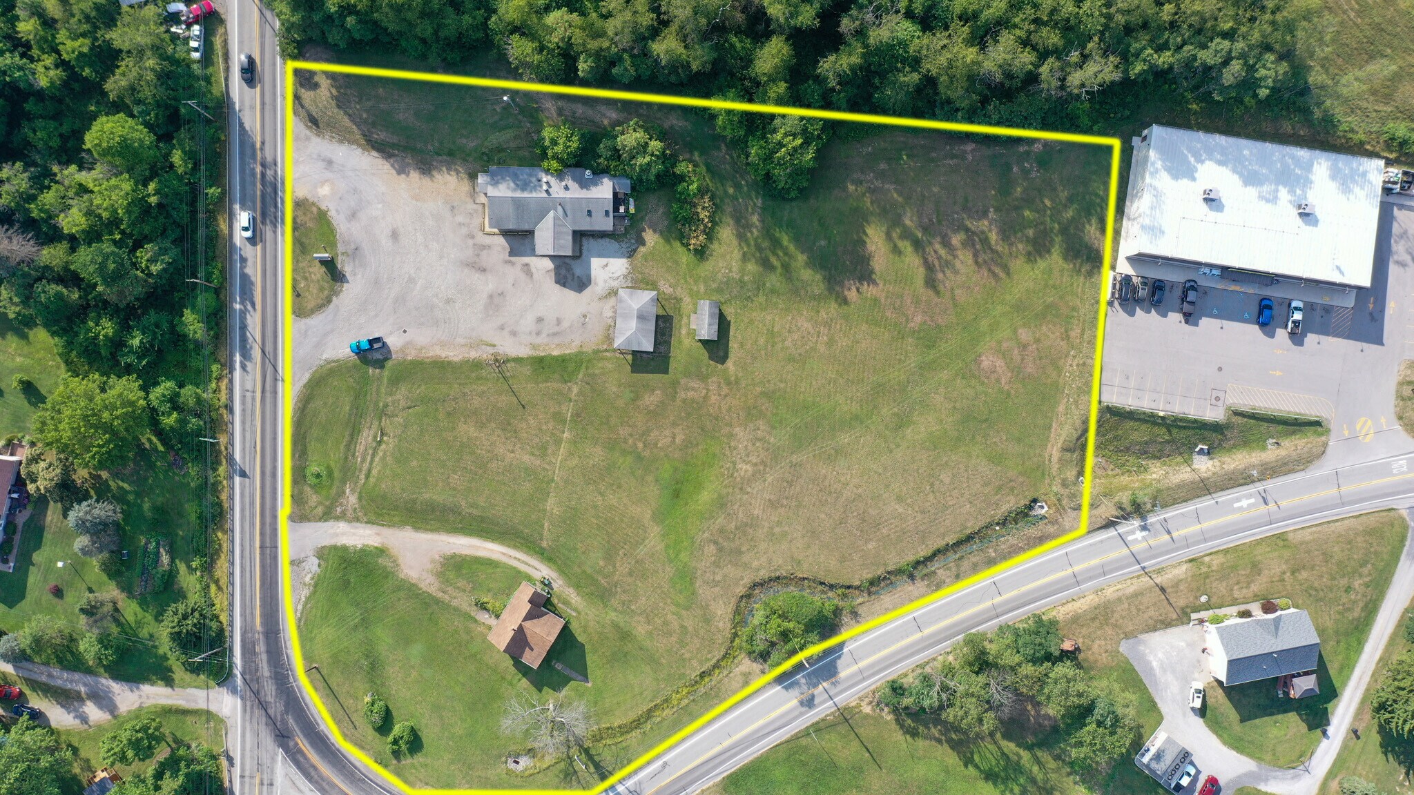 114 Shippingport Rd, Aliquippa, PA à vendre Photo du bâtiment- Image 1 de 6