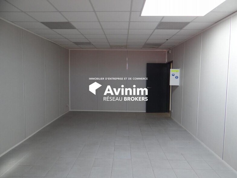 Office in Baillargues for lease - Interior Photo - Image 3 of 4