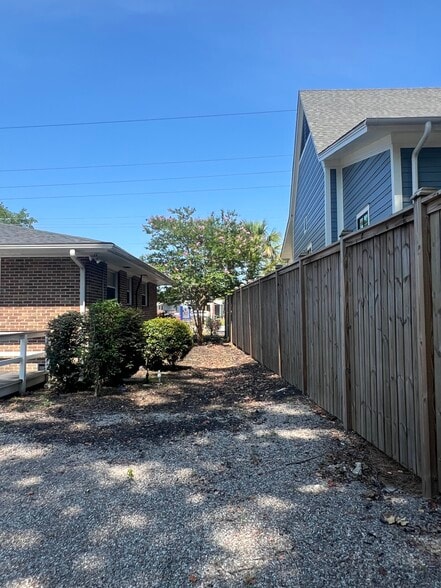537 Folly Rd, Charleston, SC à louer - Photo du bâtiment - Image 3 de 39
