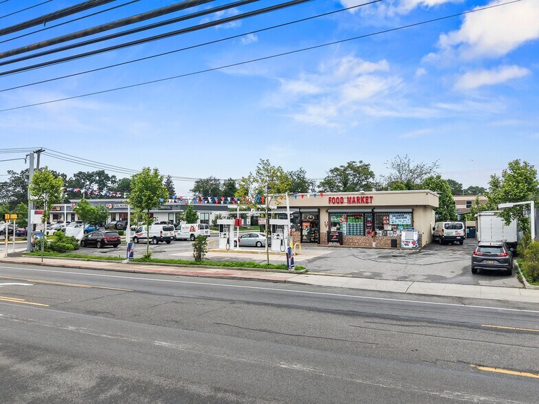 257 Bay Shore Rd, Deer Park, NY à vendre - Photo du bâtiment - Image 2 de 11