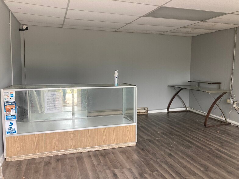 6920 Grand Ave, Duluth, MN à vendre - Photo du bâtiment - Image 2 de 10