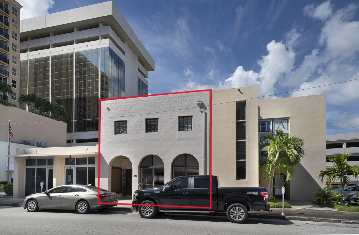 331 Almeria Ave, Miami, FL à louer Photo du bâtiment- Image 1 de 7