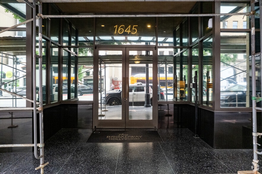1645 Vine St, Hollywood, CA for lease - Building Photo - Image 2 of 104