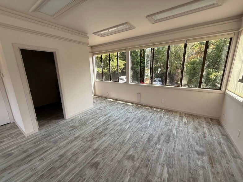 203 E Blithedale Ave, Mill Valley, CA à louer - Photo du bâtiment - Image 2 de 8