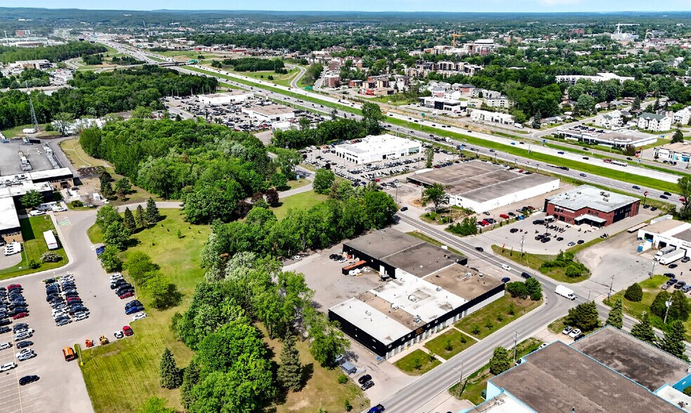 40 Rue John-F.-Kennedy, Saint-Jérôme, QC for sale - Building Photo - Image 3 of 19