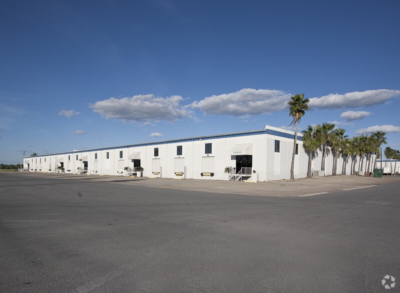615 Elca Ln, Brownsville, TX for lease - Building Photo - Image 1 of 3