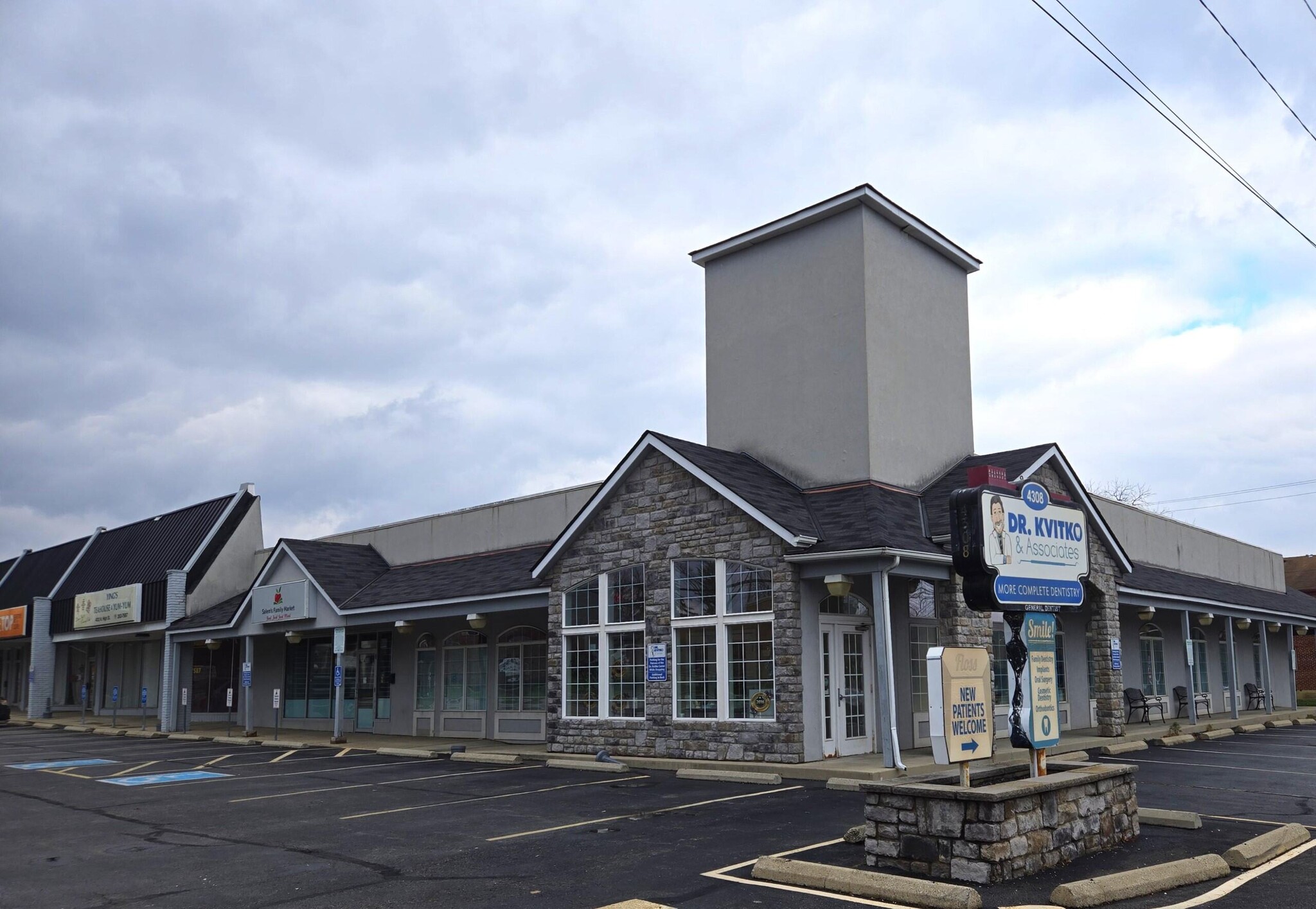 4308-4342 N High St, Columbus, OH for lease Primary Photo- Image 1 of 5