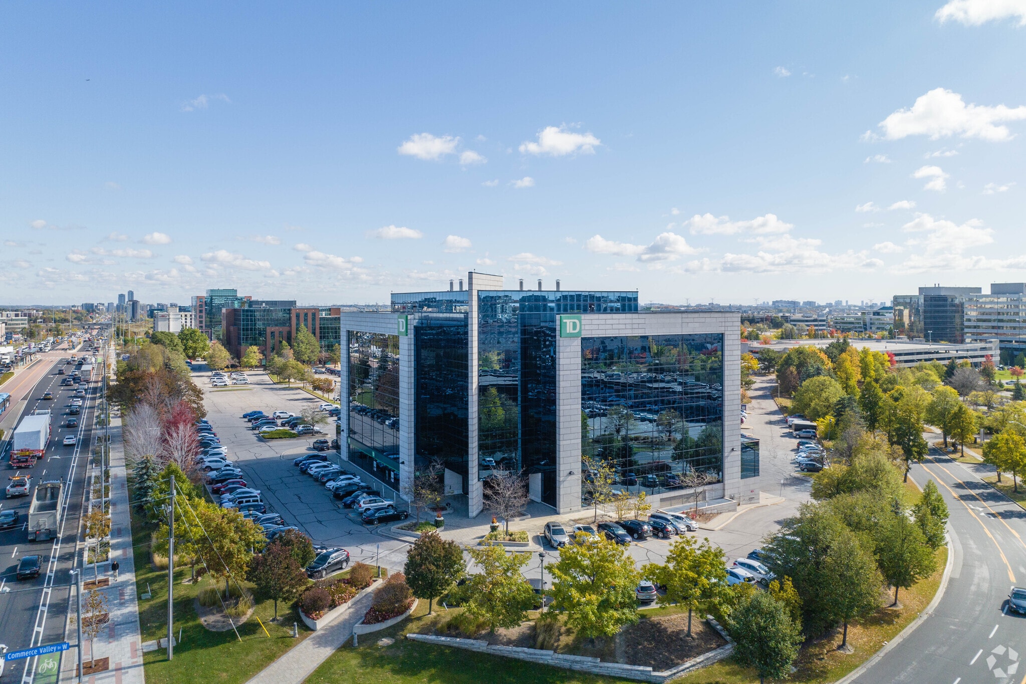 220 Commerce Valley Dr W, Markham, ON à vendre Photo principale- Image 1 de 1