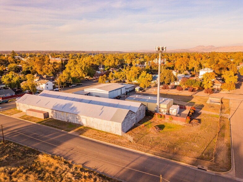 515 Sycamore St, Red Bluff, CA à vendre - Photo du bâtiment - Image 2 de 14