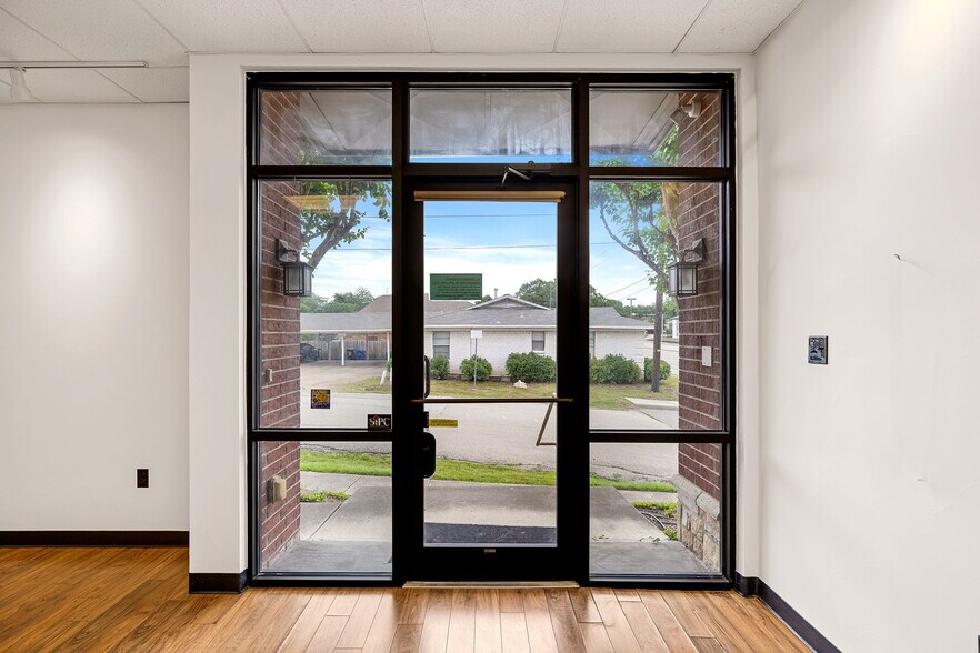 1515 E Belt Line Rd, Carrollton, TX à vendre - Photo intérieure - Image 3 de 86