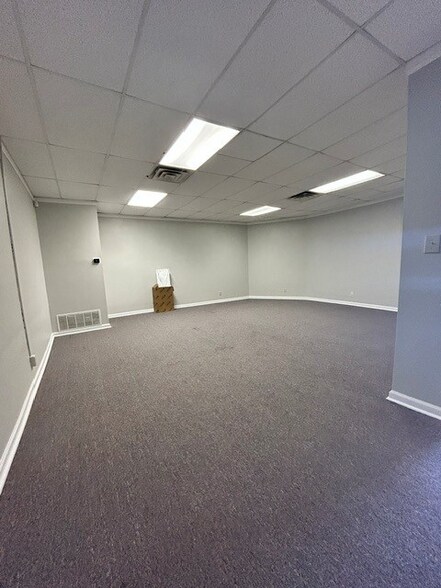 5106 S General Bruce Dr, Temple, TX for lease - Interior Photo - Image 1 of 2