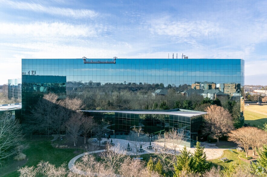 14200 Shady Grove Rd, Rockville, MD à louer - Photo du bâtiment - Image 3 de 11