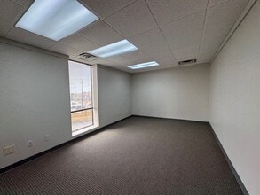 1446 Reynolds Rd, Maumee, OH for lease Building Photo- Image 1 of 8