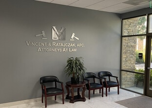 43430-43434 Business Park Dr, Temecula, CA for lease Lobby- Image 1 of 4