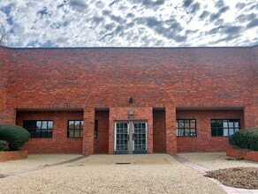 1625 E County Line Rd, Jackson, MS for lease Building Photo- Image 1 of 3