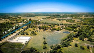 Plus de détails pour 26298 Hwy 105 W, Montgomery, TX - Terrain à vendre