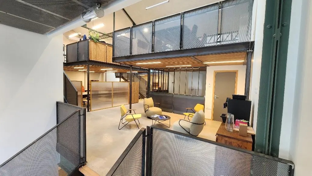 Bureau dans Oullins à louer Photo intérieure- Image 1 de 2