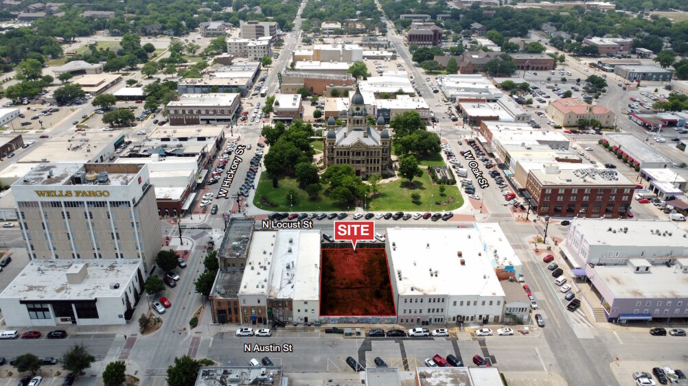 108 N Locust St, Denton, TX for sale Primary Photo- Image 1 of 2