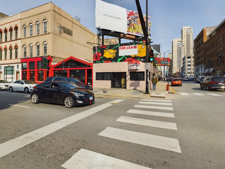 601 N Wells St, Chicago, IL à louer - Photo du bâtiment - Image 3 de 17