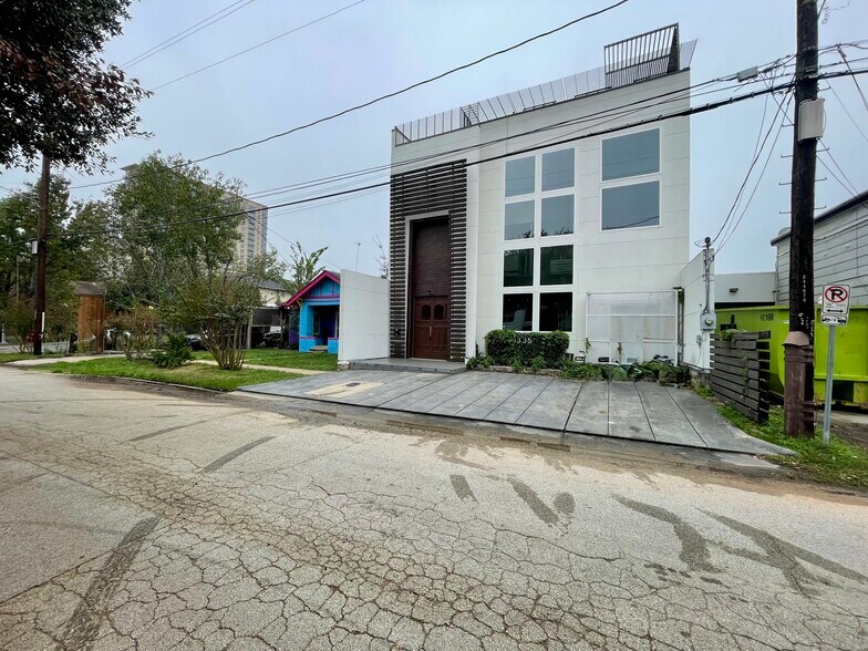 3335 W Lamar St, Houston, TX à louer - Photo du bâtiment - Image 2 de 29