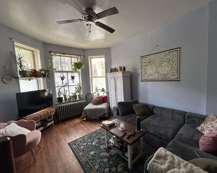 2620 W Evergreen Ave, Chicago, IL for sale - Building Photo - Image 3 of 19