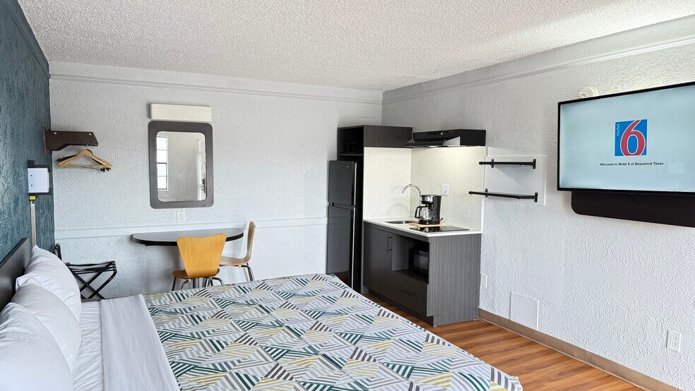 220 I-10, Beaumont, TX à vendre - Photo du bâtiment - Image 3 de 31
