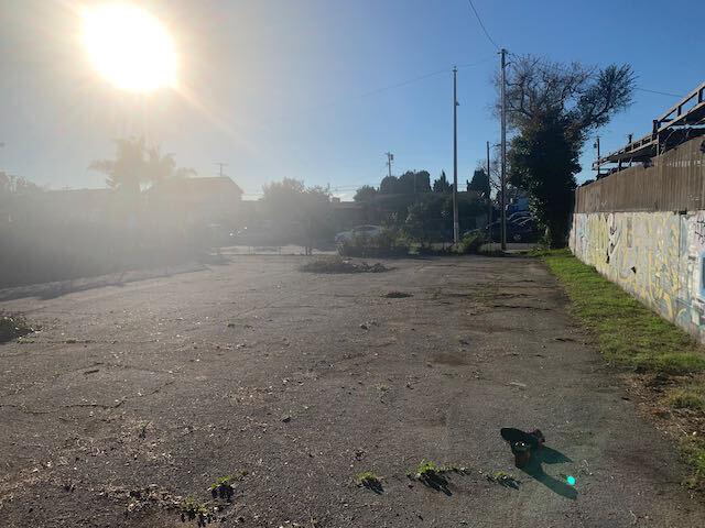 7223 Walnut Dr, Los Angeles, CA à vendre - Photo du bâtiment - Image 2 de 10